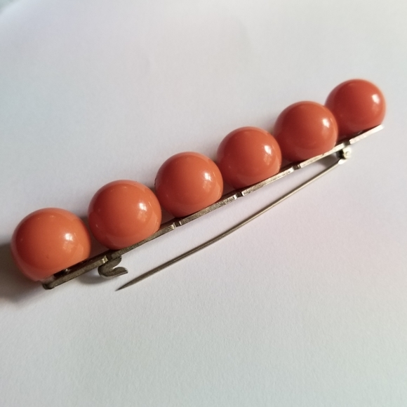 Relisted -Vintage Bakelite ball brooch orange tested row - Picture 5 of 11